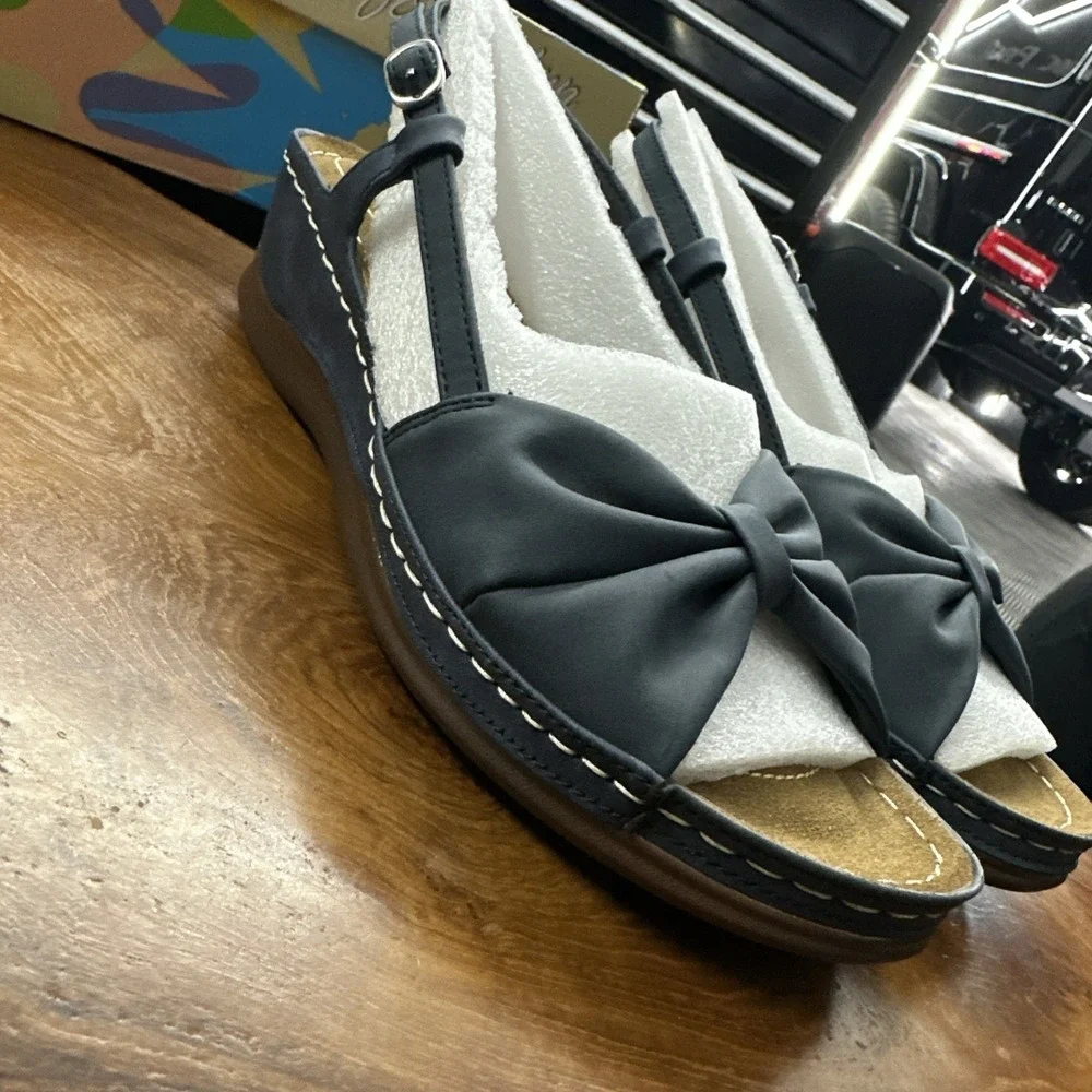 Easy Street Women's Jupiter Slingback Comfort Sandals Black Size 9 1/2‎